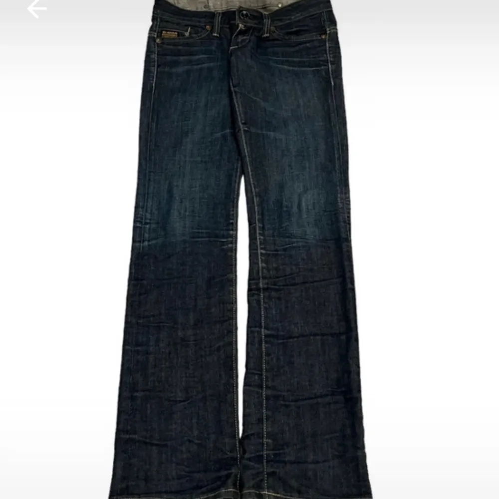 Low waist jeans, raka/slim från G-star i supersnygg färg!. Jeans & Byxor.