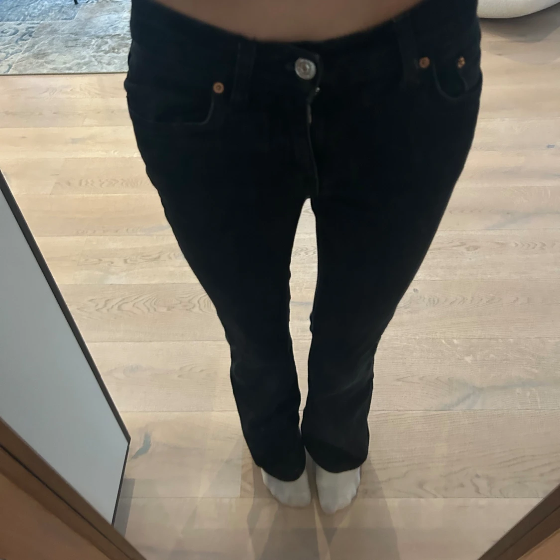 Svarta bootcut jeans - 90