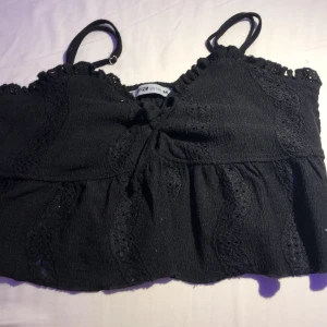 Svart blusaktig topp - Strlk M, super bra skick