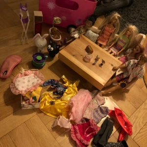 Barbie + dockor + annat - Allt på bilderna