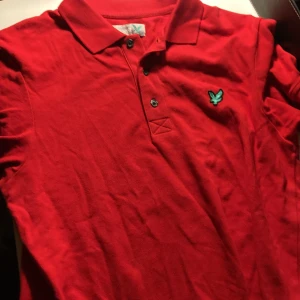 Lyle n scott röd pike - Röd lyle n scott pike köpt för 1100kr och är i 9/10 skick