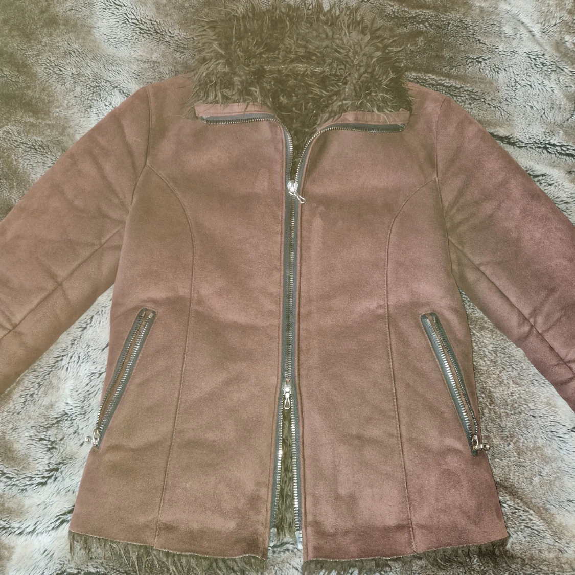 Archive mocha jacka med päls