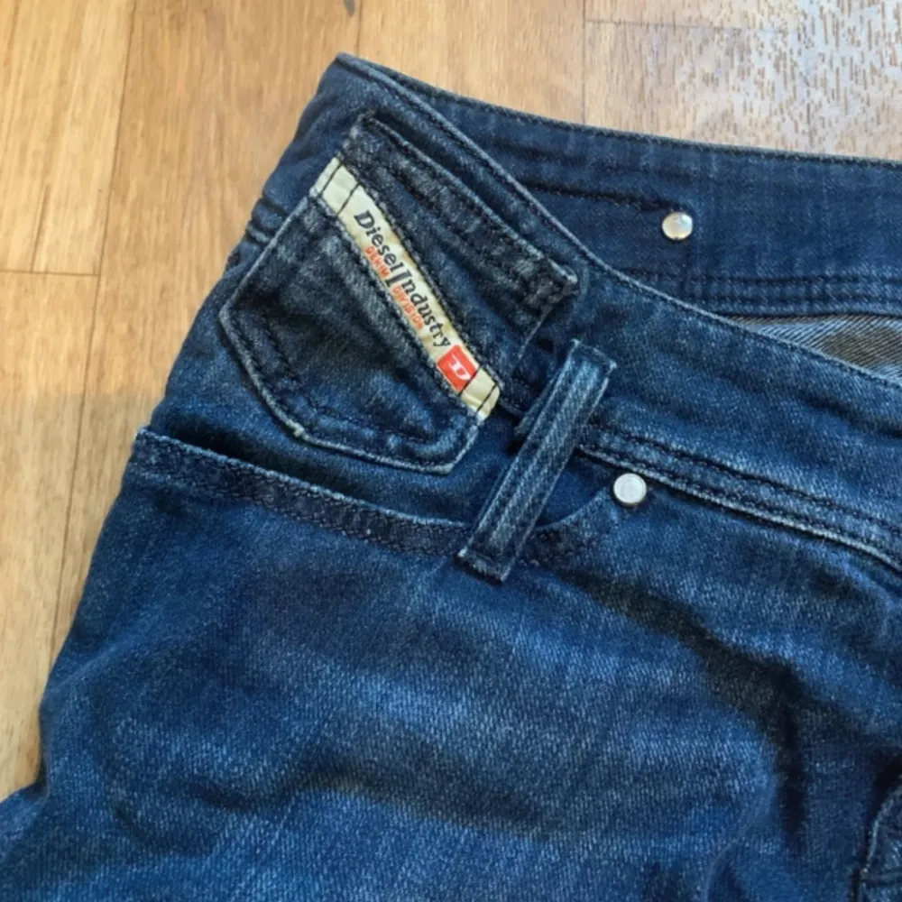  Låg midja dieseln jeans i superfint skick, kan tyvärr inte ta bild på då de inte passar mig ❤️. Jeans & Byxor.