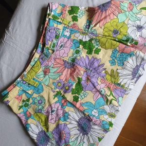 Miss Sixty kjol XS/S - Världens gulligaste kjol från Miss Sixty. Passar st XS/S. Så fin nu till våren och sommaren.