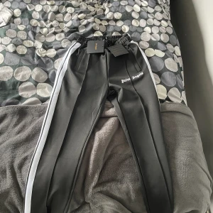 Palm angels - Helt nya aldrig använda, inte min stil. Vid frågor skriv!