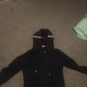 Moncler zip tröja - Fet moncler tröja  I storlek M