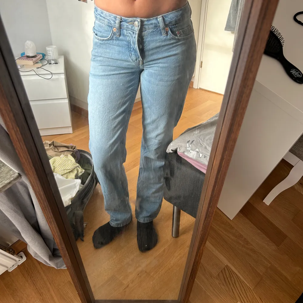 Ett par lager 157 jeans som är korta på mig ( jag är 174 ) låg midja. De blir mer straight om man är lite kortare än mig. . Jeans & Byxor.
