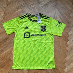 Manchester United 22/23 - Säljer en helt ny, oanvänd Manchester United tröja från säsongen 22/23 med Ronaldo på ryggen