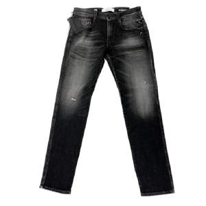Feta replay anbass jeans, slutsåld modell. Nypris 1,9. W31 L32 hör av er om ni undrar något!