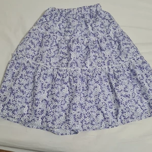 Kjol - Lila kjol från shein mycket bra passform för barn mellan 8-9 år.