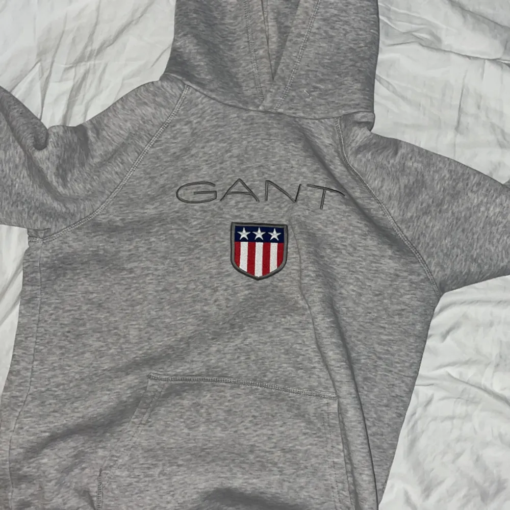 Gant hoodie storlek 158-164,. Hoodies.