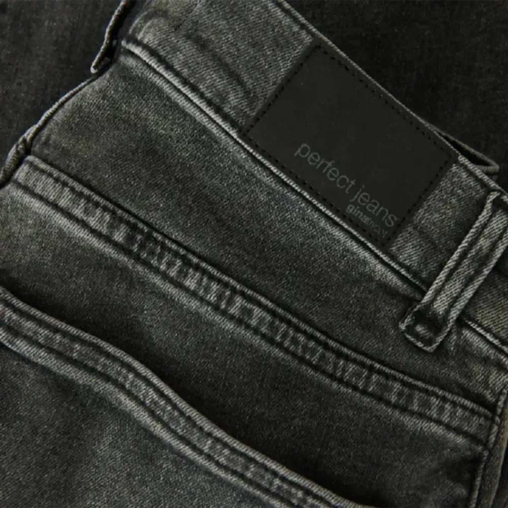 Ett par gråa jeans ifrån Gina tricot 😍😍. Jeans & Byxor.