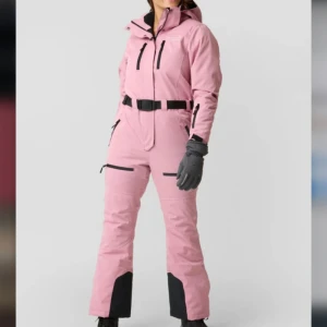 Skidoverall - Säljer denna super fina overall då den blev för stor på mig, den är inköpt för 2999kr från zalando och är oanvänd. Lapparna sitter fortfarande kvar☺️