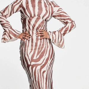 Maxiklänning  - Helt ny klänning storlek 38 passar även mig som tar S