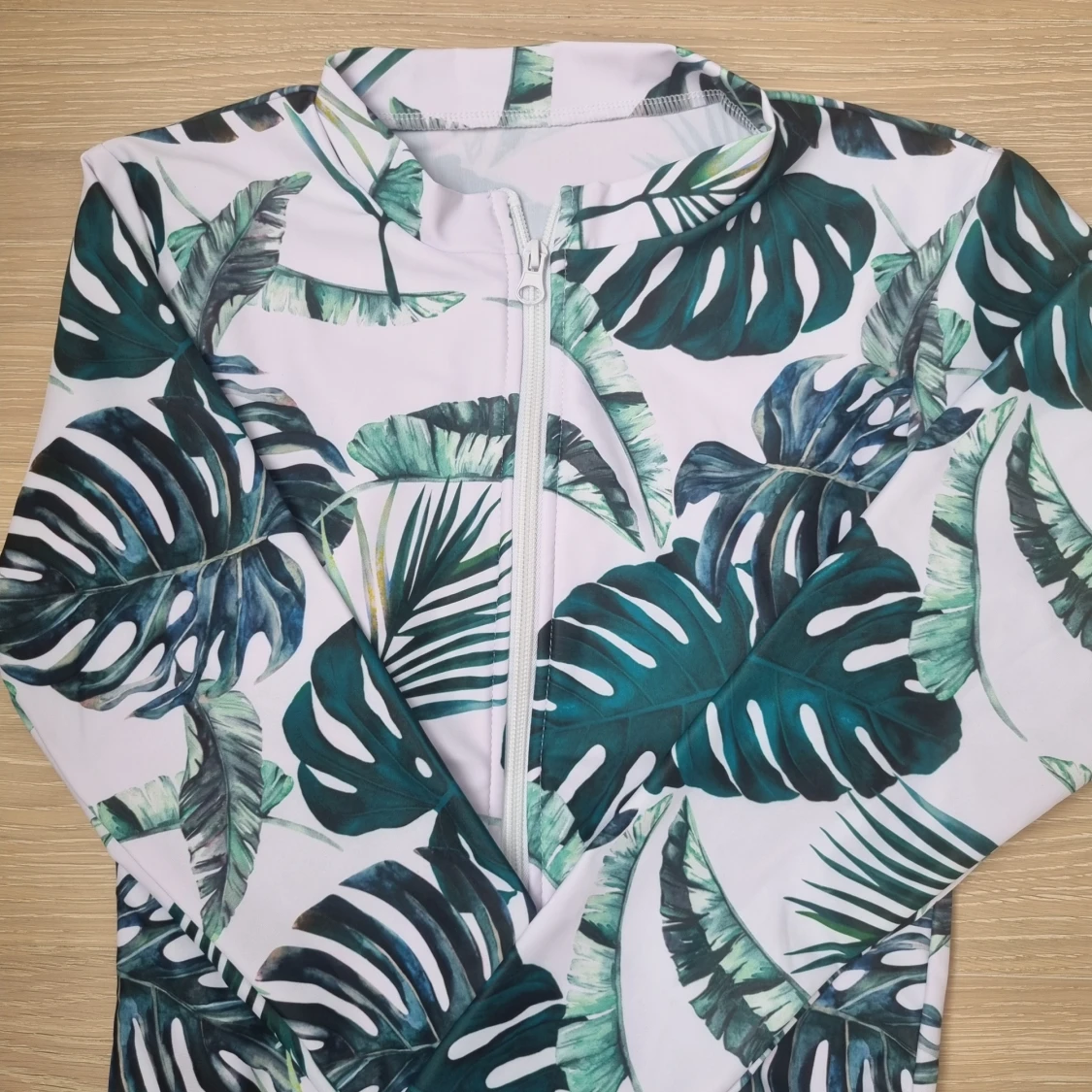 Baddräkt. långärmad. - 91