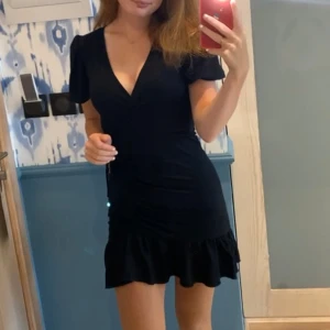 Klänning  - Jätte söt sommarklänning perfekt nu till sommaren!