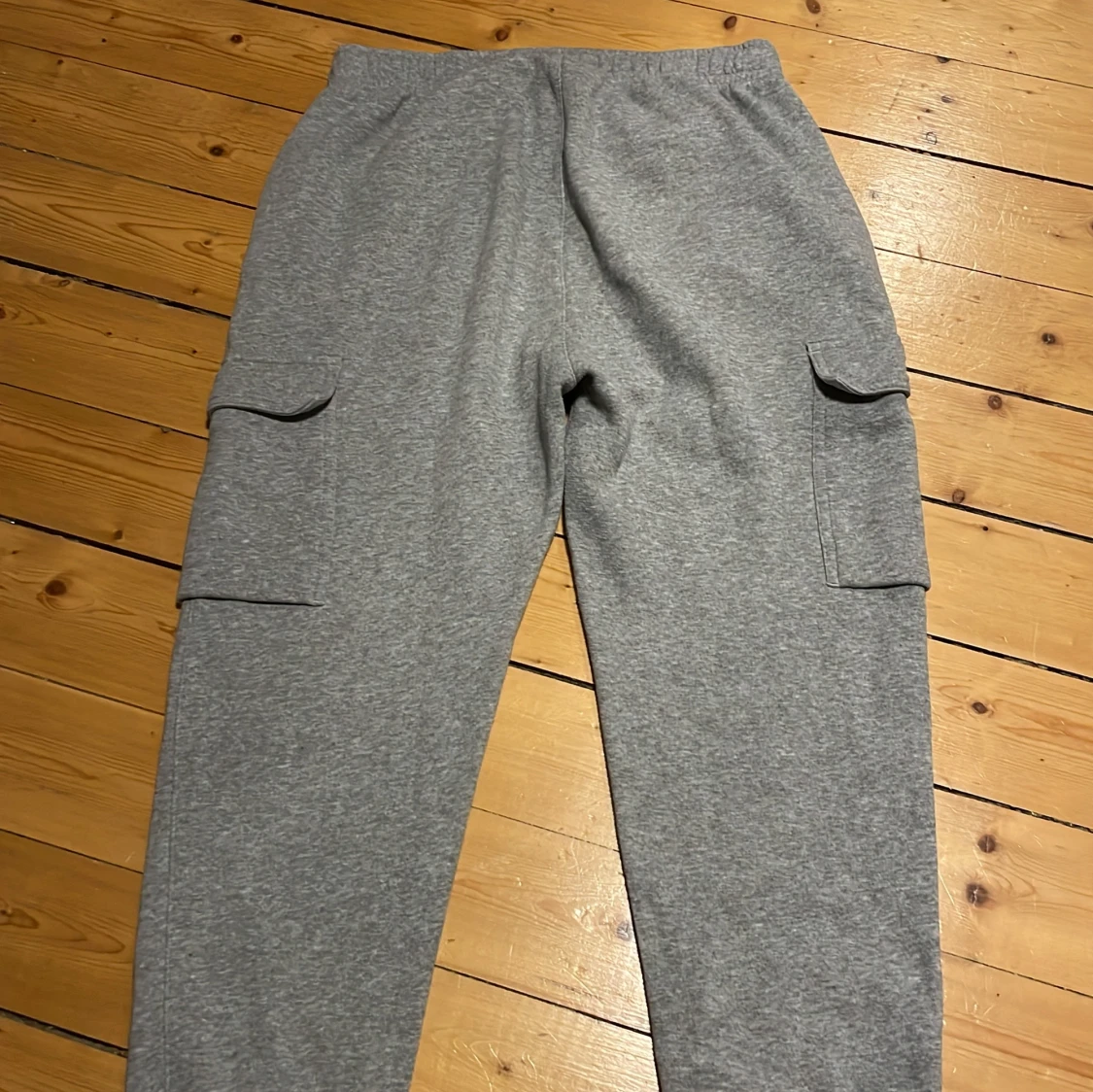 Grå Nike sweatpants - 92