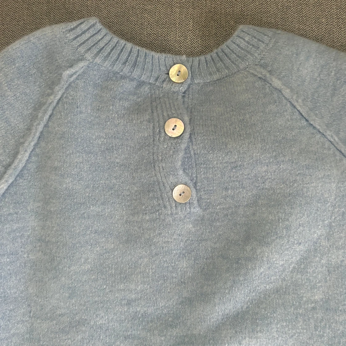 Ljusblå stickad tröja - 91