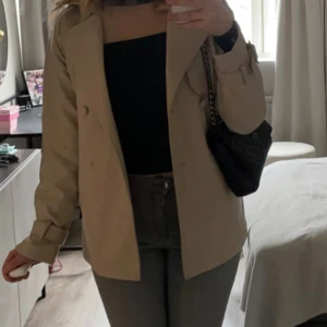 Jacka - Vårkappa från yeslondon