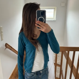 Mörk blå kofta - Snygg mörkblå kofta