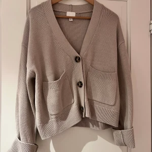 Hm stickad tröja  - Fint skick, xs men passar även S! 