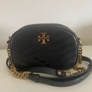 Tory Burch Kira Chevron Cameron Bag Bra skick knappt använd 