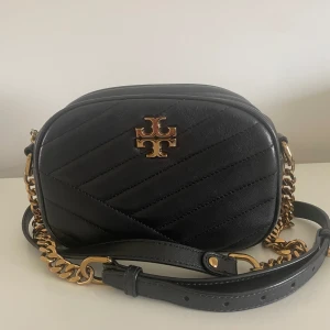 Tory Burch - Tory Burch Kira Chevron Cameron Bag Bra skick knappt använd 