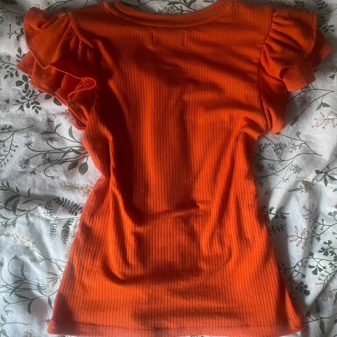 Orange tröja med ”puff” armar🩷 - 90