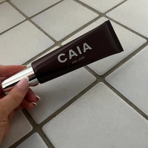 Caia liquid Bronzer san José full - Testad en gång på nya borste för en utvärdering. Nypris 295. 