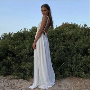 Sommarklänning - Säljer denna då den inte passade på mig. Köpt här på plick, använd fåtal gånger. Är från NA-KD, originalpris 499. Kan diskutera priset! 🫶🏻