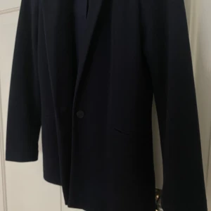 Kavaj - Marinblå kavaj i mycket gott skick ✨