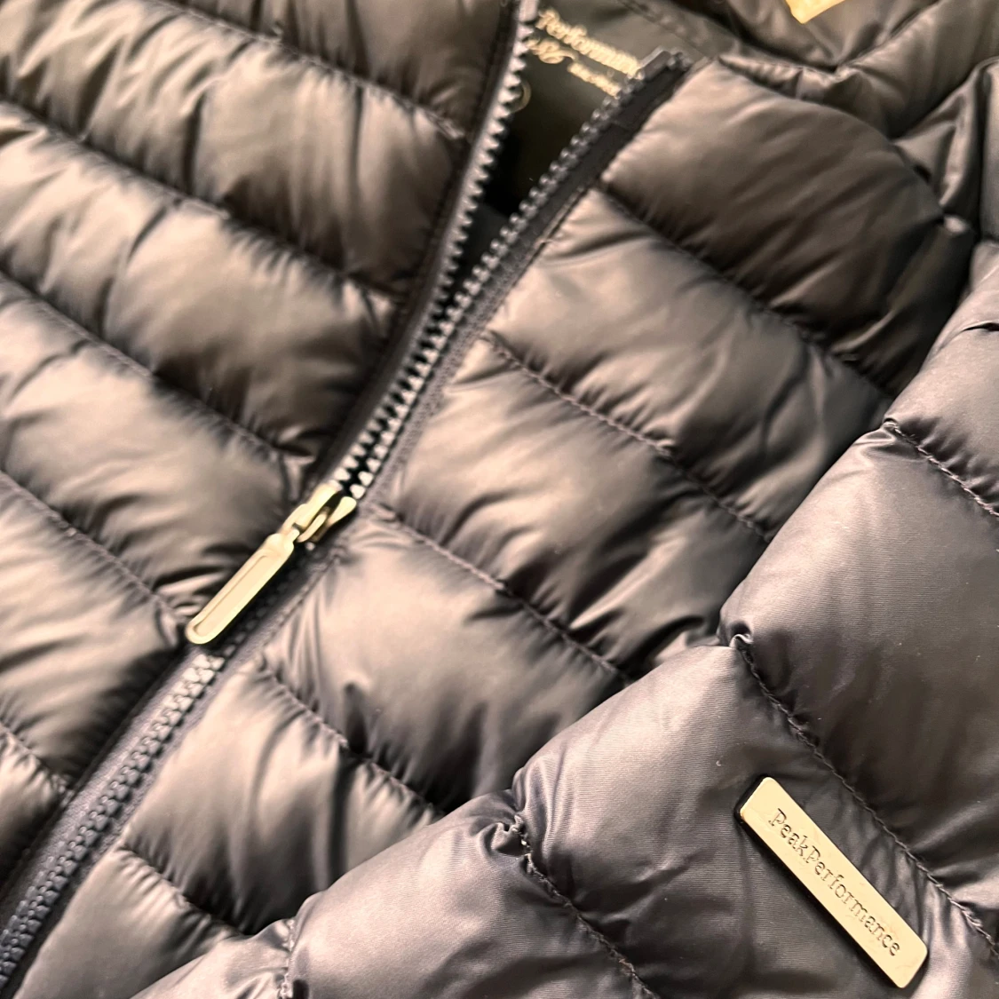 Peak Performans lättviktsdunjacka, Stl Medium - 90