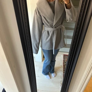 Kappa  - Jätte fin kappa från BikBok, använd få gånger och är i fint skick