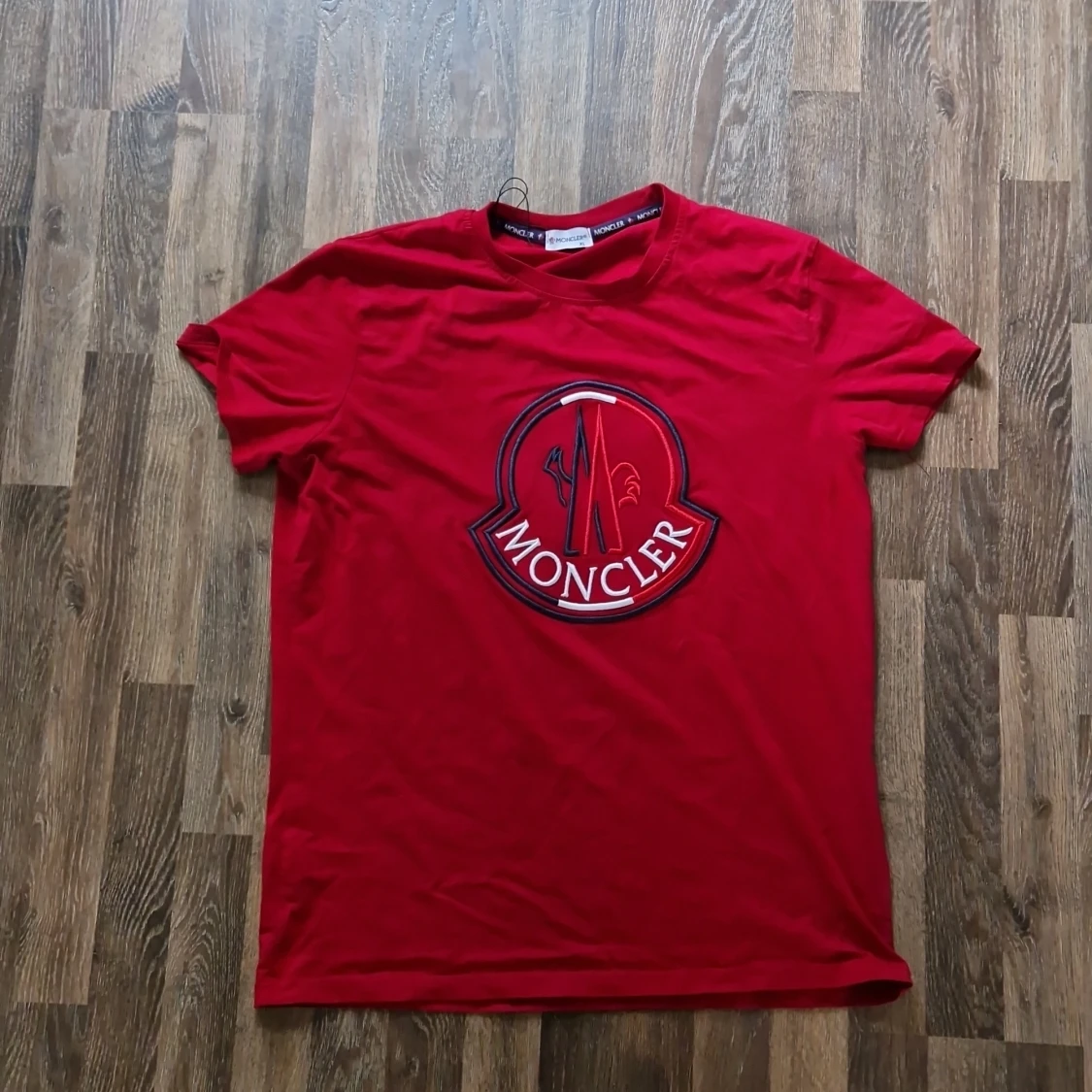 Red Moncler t-shirt short sleeve