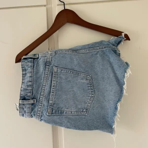 Jeansshorts  - Jeansshorts från Zara. Bra skick!