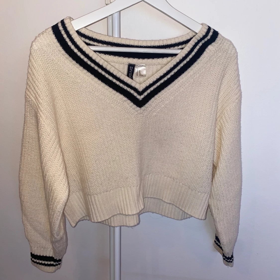 Naturvit stickad tröja