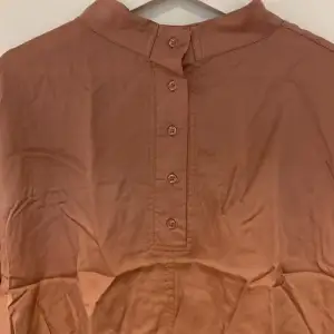 Rosa skjorta/blis från lager157. I strl L. Oversize. 