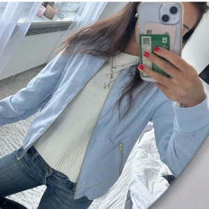 Bomberjacka  - Så fin bomber jacka,passar perfekt till våren!!