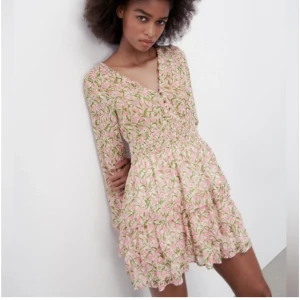 Somrig klänning - Snygg klänning från Zara! Pris kan diskuteras🤍