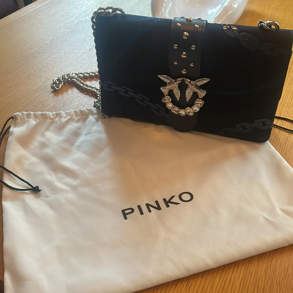 Pinko väska