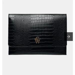 Datorfodral - Datorfodral ifrån Carin Wester, använt men inga defekter.💕