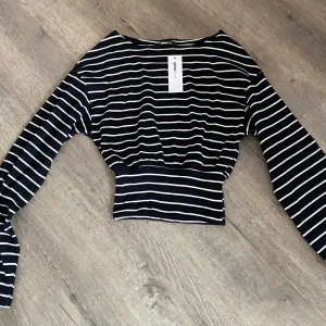 Ny randig tröja  - Ny med lapp kvar! Aldrig använd bara testat💗