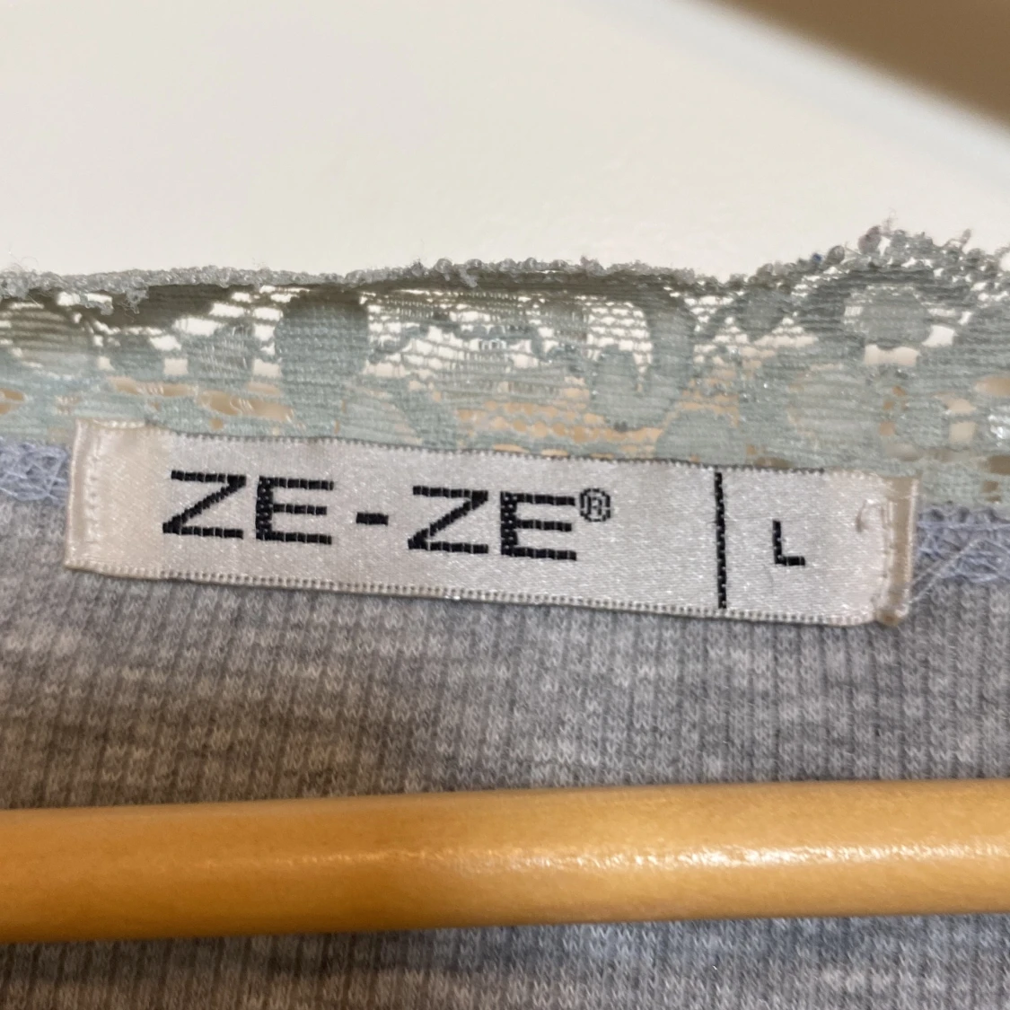 Grå långärmad tröja  - 91