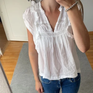 Neo noir blus - Jättefin Neo noir blus.Säljer för den inte kommer till användning.Inga defekter.Pris kan diskuteras💗