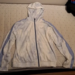 Nike jacka exklusiv  - Riktigt bra skick  Herrstorlek S