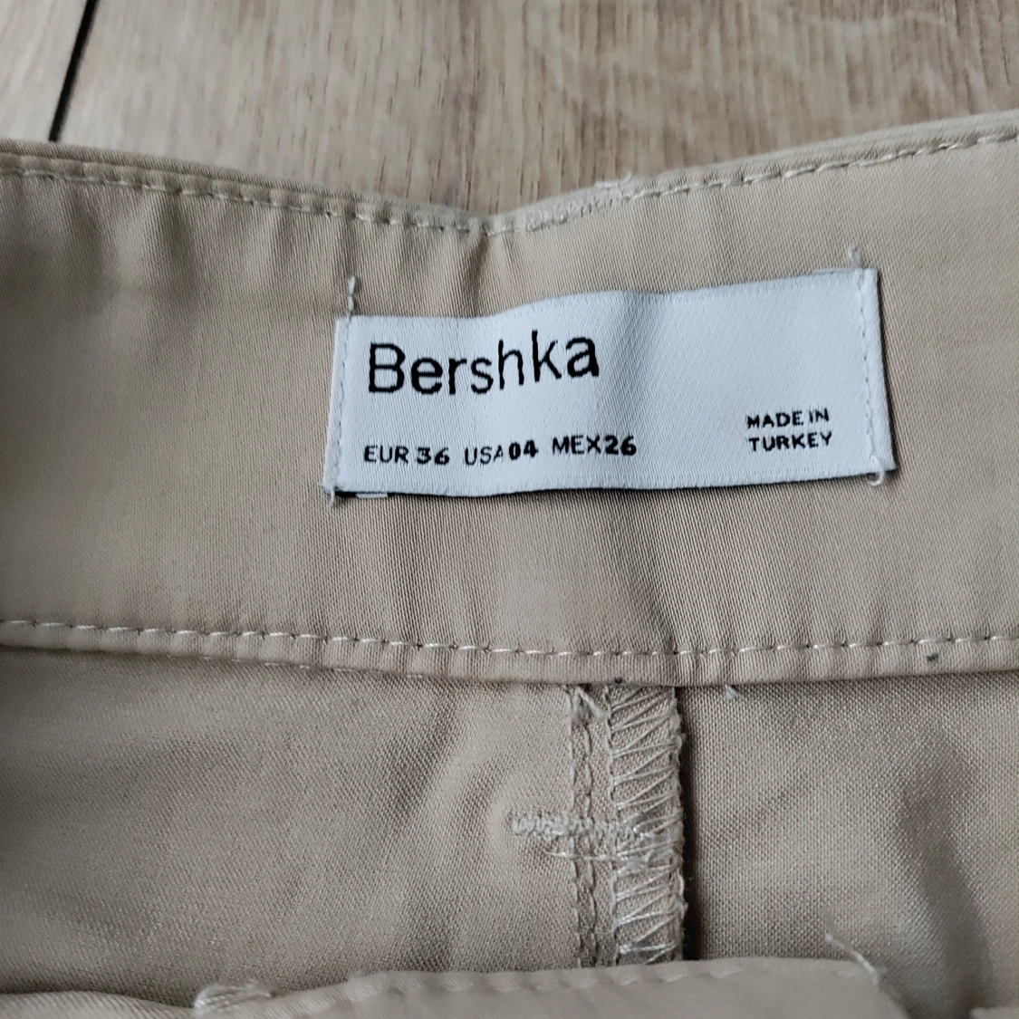 Beige byxor från Bershka - 92