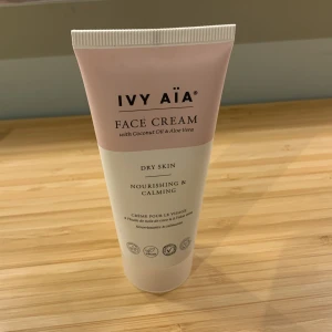  Ivy aïa Face cream  - Bra. Är 90 ml kvar! Knappt använd
