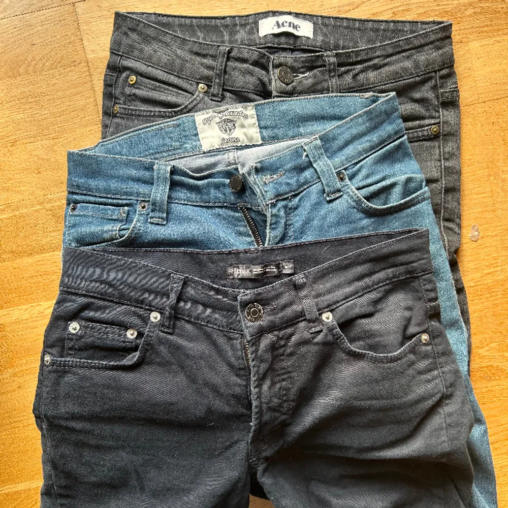 28X34, snygga byxor, använd men i gott skick. Tyvärr för små för mig . Jeans & Byxor.