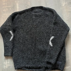 Skön tröja - Fin alldeles ny tröja i lite oversized modell från Comfty Copenhagen. Strl M.