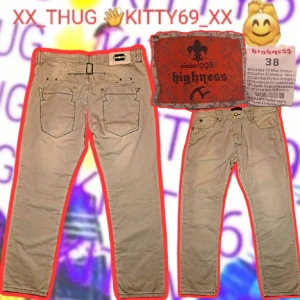 Y2k jeans 👨‍💻 - OM NI FÖLJER ÄR DET 10% RABATTERAT 🫡🫡 y2k jeans midja:48 cm längd:112 cm  benöppning:22